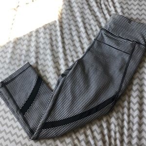 Grey and white striped cropped leggings